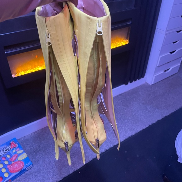 Lime Green/Yellow Heels - Picture 5 of 5